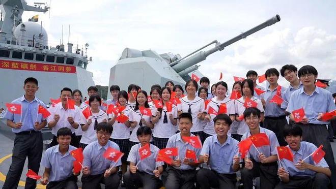 时政微观察丨在强军新征程上再立新功