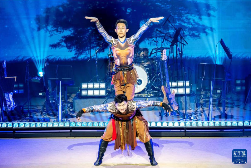 内蒙古阿尔山：多彩文艺演出丰富市民夜生活