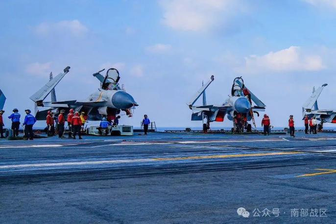 海空砺剑！直击舰载机海上实战化训练