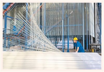 外媒关注高科技产品引领中国出口增长——  “含智量”跃升，彰显出口“含金量”（国际论道）