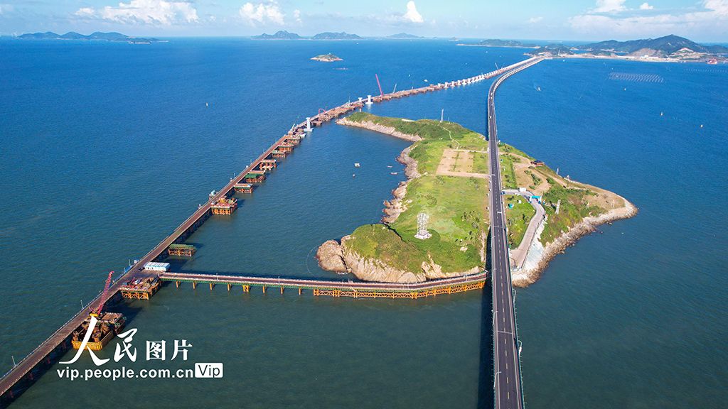 浙江台州：海上大桥建设忙