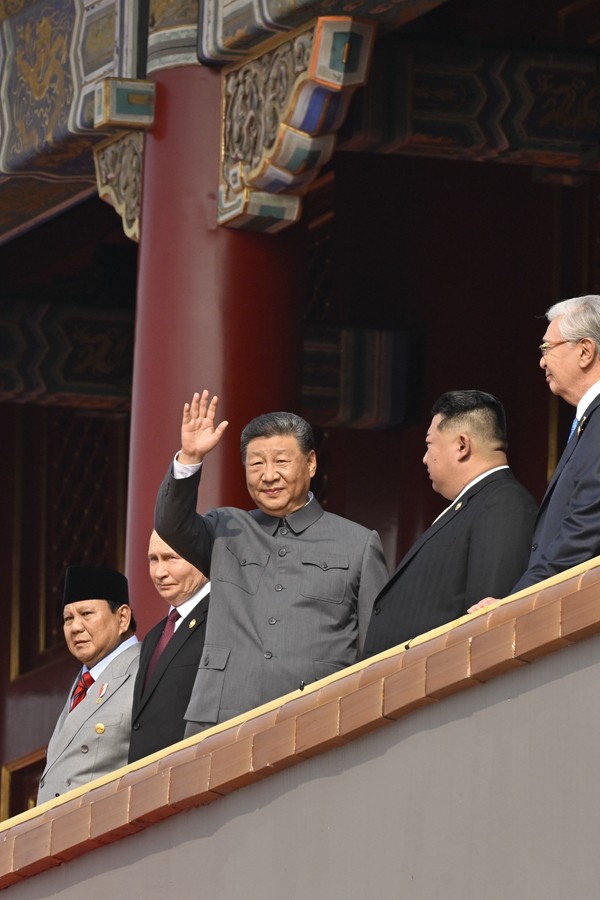 纪念中国人民抗日战争暨世界反法西斯战争胜利80周年大会在京隆重举行 习近平发表重要讲话并检阅受阅部队