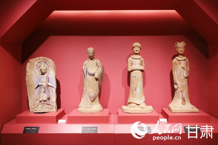 讲述“东方微笑”守护之路 麦积山石窟保护历程展启幕