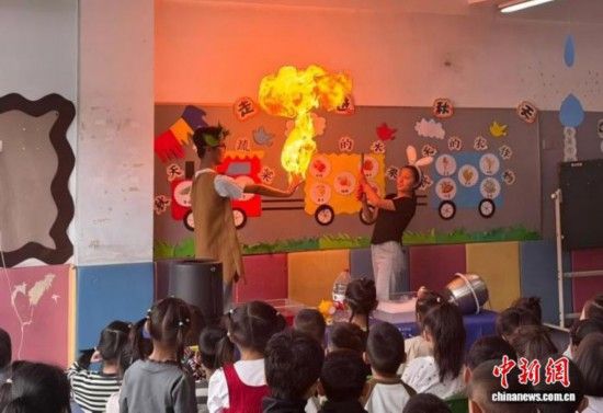 播撒科学种子 山西36县104所幼儿园上演“科学魔法秀”