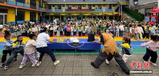 播撒科学种子 山西36县104所幼儿园上演“科学魔法秀”