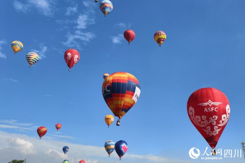 2025年全国热气球精英赛（四川金堂站）启幕