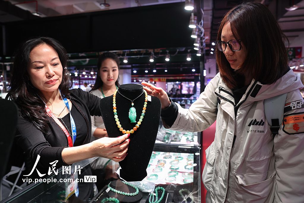 北京：2025中国国际珠宝展开幕